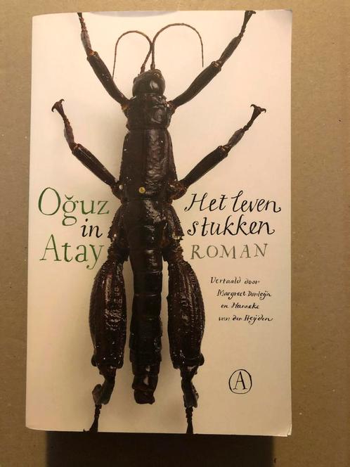 Ouz Atay - Het Leven in Stukken - in nieuwstaat, Boeken, Literatuur, Zo goed als nieuw, Europa overig, Ophalen of Verzenden