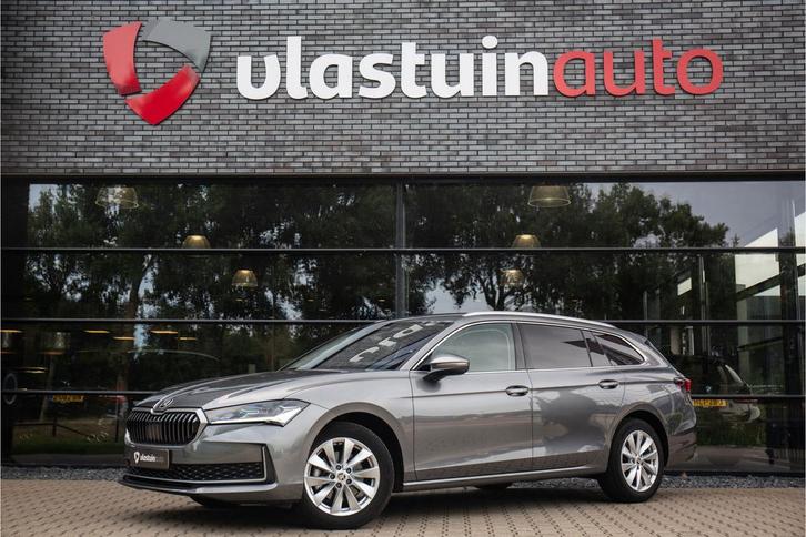 Zakelijke Lease |  Škoda Superb Combi 1.5 TSI MHEV First Edi, Auto's, Skoda, Onderhoudsboekje, Lease, Grijs, Automaat, Stationwagon