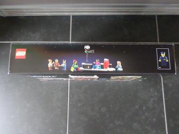 Lego Set - 10308 - Icons - Holiday Main Street. beschikbaar voor biedingen