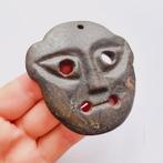 Oud Tibetaans of Nepalees Black Stone Godheid masker