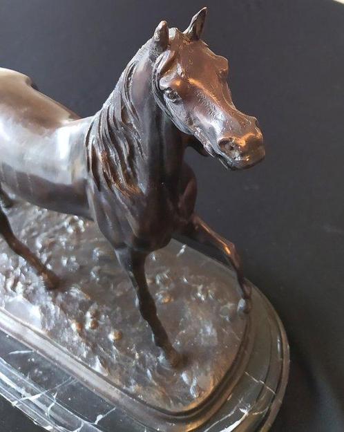 sculptuur, Cheval - 6,2 kg - 32 cm - Gepatineerd brons, Antiek en Kunst, Curiosa en Brocante