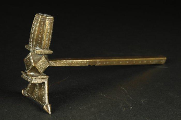 Touareg sugarhammer - Messing - North Africa - first half, Antiek en Kunst, Kunst | Niet-Westerse kunst