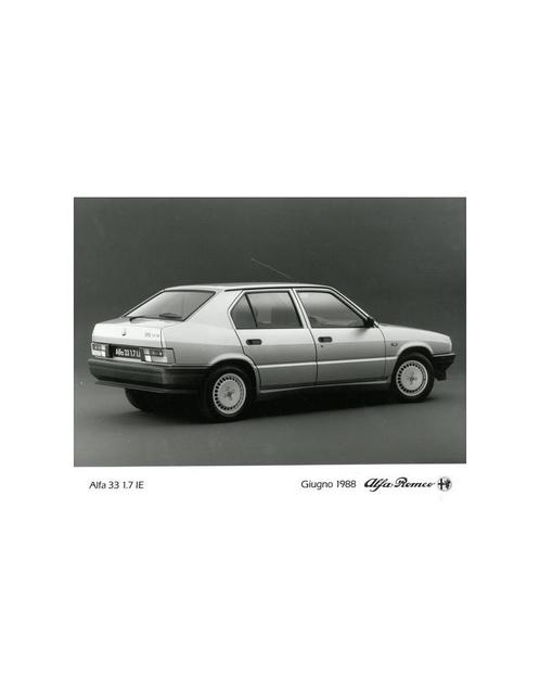 1988 ALFA ROMEO 33 1.7 IE PERSFOTO, Boeken, Auto's | Folders en Tijdschriften, Alfa Romeo