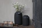 STILL stenen vaas / fles kruik Black 23 cm, Huis en Inrichting, Nieuw, Ophalen of Verzenden