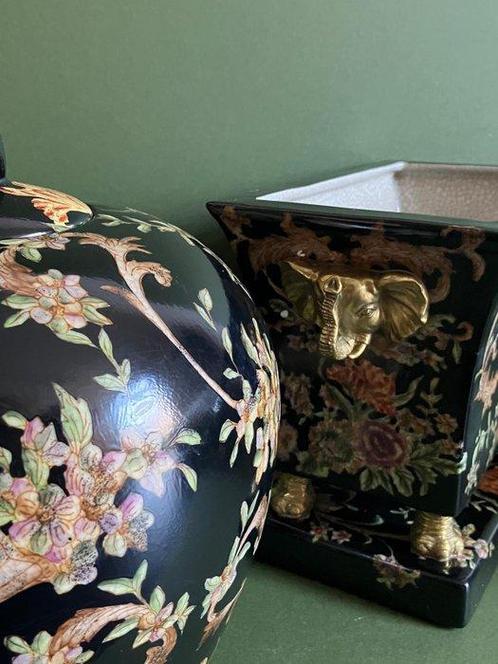 G&C Interiors - Vaas (3) - Brons, Porselein - Deco set Anna, Antiek en Kunst, Curiosa en Brocante