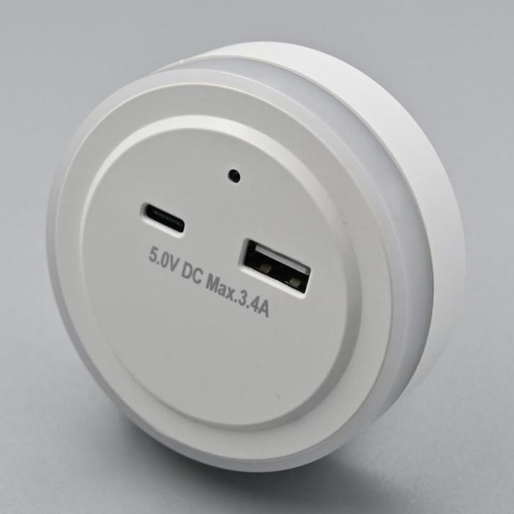 Benson Nachtlamp met USB-A & USB-C - 17 Watt - Dag/Nacht..., Huis en Inrichting, Lampen | Wandlampen, Nieuw, Ophalen of Verzenden