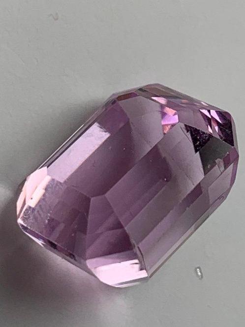 1 pcs Roze Kunziet - 24.69 ct - International Gemological, Sieraden, Tassen en Uiterlijk, Edelstenen