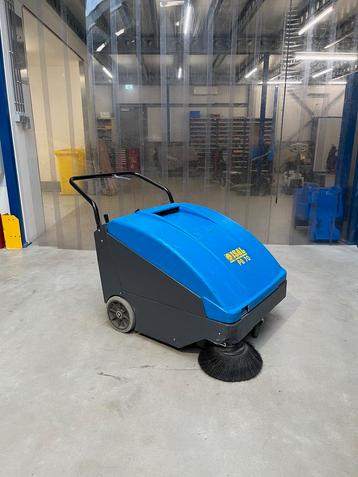 Isal veegzuigmachine gebruikt beschikbaar voor biedingen