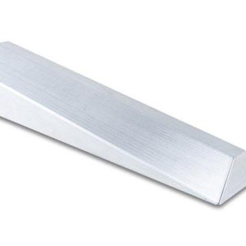 Vibrant I/C End Tank 4in Wide 22in Long 3.75in Tall Use w/ beschikbaar voor biedingen