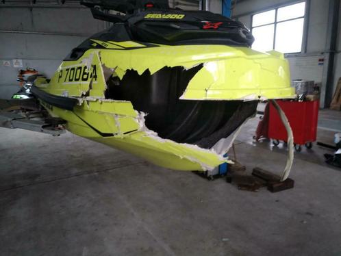 Polyester schade reparatie aan waterscooter en jetski, Watersport en Boten, Jetski's en Waterscooters, Zo goed als nieuw