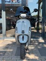 Vespa Sprint IGET E5 brom | custom | Chalk grey | Led | gar., Overige modellen, Maximaal 45 km/u, Ophalen of Verzenden, Zo goed als nieuw