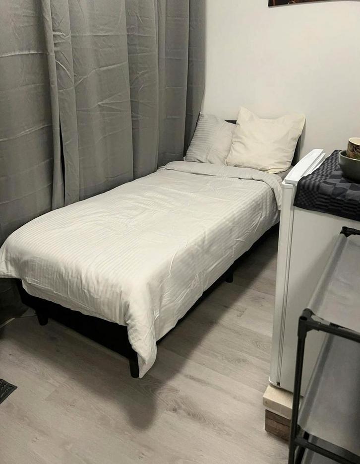 Eigen Kamer aan Gare du Nord, Amsterdam, Huizen en Kamers, Kamers te huur, 50 m² of meer, Amsterdam