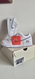 Nike X Supreme - Dunk Low - Sneakers - Maat: EU 39 - Nieuw, Nieuw