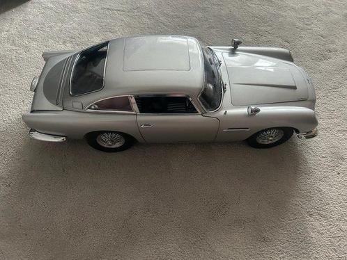 Eaglemoss 1:8 - Modelauto - Aston Martin DB5 James Bond 007, Hobby en Vrije tijd, Modelauto's | 1:5 tot 1:12