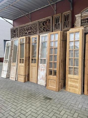 Unieke sets oude dubbele glasdeuren op voorraad, vele maten. beschikbaar voor biedingen