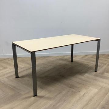 Tweedehands Ahrend 700 verstelbaar bureau / tafel, (bxd) beschikbaar voor biedingen