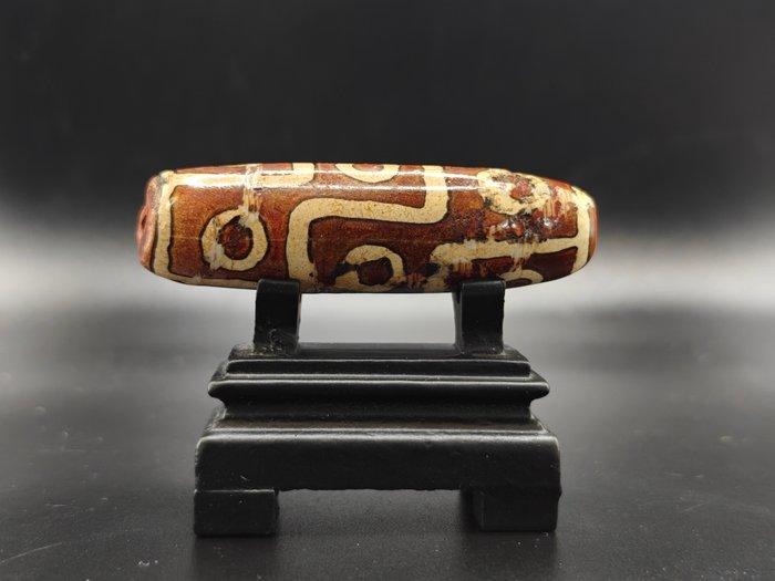 Zeer oude Tibetaanse agaat 9-ogen Dzi met standaard - voor, Verzamelen, Mineralen en Fossielen