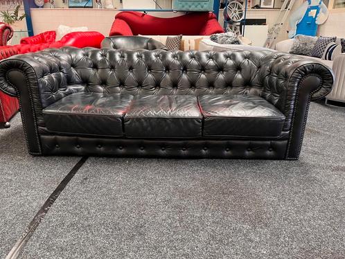 Chesterfield Maarssen ! Dark Oxblood Leren Chesterfield Bank, Huis en Inrichting, Banken | Bankstellen, Rechte bank, Gebruikt