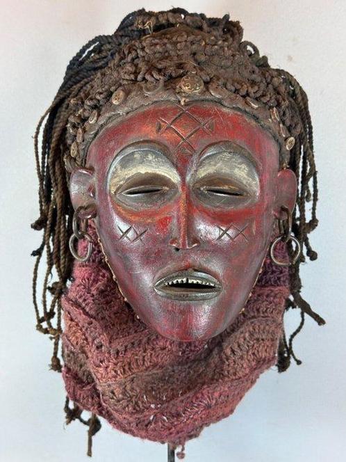 Rare Old African Mwana Pwo Luena mask from the Chokwe -, Antiek en Kunst, Kunst | Niet-Westerse kunst