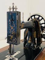 Hand & Neu Naaimachine - IJzer, Hout