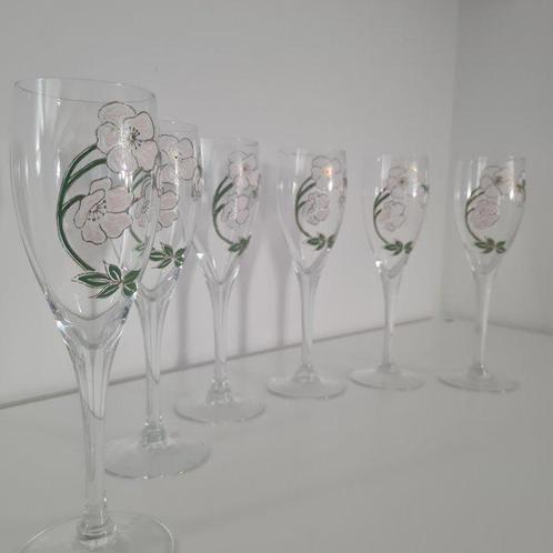 Perrier-Jouët - Emile Gallé - Champagne fluitje (6) -, Antiek en Kunst, Antiek | Meubels | Tafels