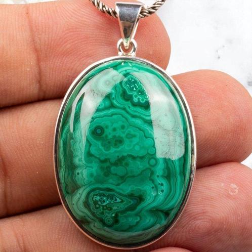 Zilver hanger met natuurlijke malachiet. - Hoogte: 46 mm -, Verzamelen, Mineralen en Fossielen
