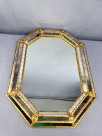 Wandspiegel- 60 cm hoog - 44 cm lang - Hout, Kristal,, Antiek en Kunst