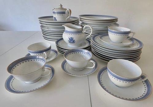 Vista Alegre - Tafelservies (46) - Porselein - OUDE KEUKEN, Antiek en Kunst, Antiek | Meubels | Tafels