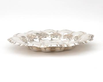 Een zilveren prijsschaal, vermoedelijk Duitsland, 20e eeuw beschikbaar voor biedingen