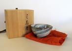 Kganesaki Hidaka Kiln “Mishima-goyomi” Chawan with Original, Antiek en Kunst