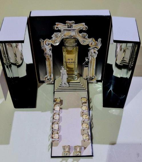 Chanel - Tafelmiddenstuk - Chanel N5 - Doos, Parfum - Zonder, Antiek en Kunst, Antiek | Glas en Kristal