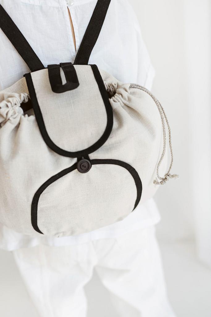 Handgemaakte linnen rugzak in beige met zwarte lijnen -, Sieraden, Tassen en Uiterlijk, Tassen | Schoudertassen