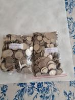 Nederland. Lot twee zakken met brons bevatten centen en, Postzegels en Munten, Munten | Nederland