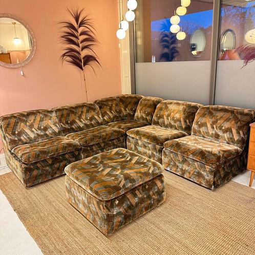 vintage 70-80s modulaire bank sofa velvet fluweel print, Huis en Inrichting, Banken | Bankstellen, Hoekbank, Vierpersoons of meer