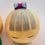Twee vintage Kokeshi, gesigneerd door Ryouka Aoki & Kunio