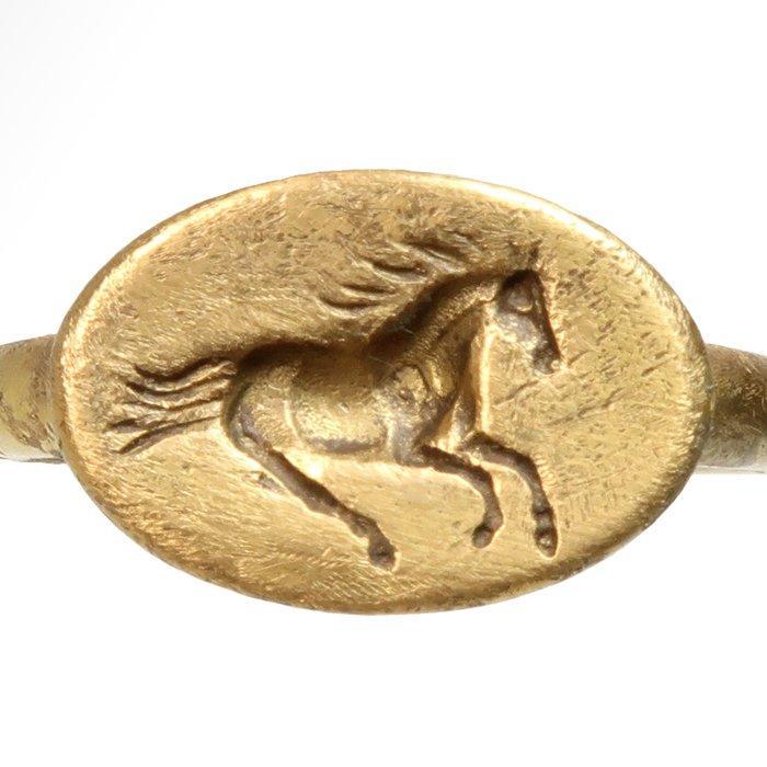 Oud-Romeins Goud Ring met galopperend paard, Antiek en Kunst, Antiek | Overige Antiek