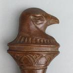 Beeldje - handgreep zwaard met valkkop - Gepatineerd brons, Antiek en Kunst