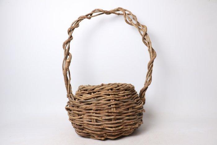 Vaas - Hout - Met de hand geweven wijnrankmand wit, Antiek en Kunst, Antiek | Overige Antiek