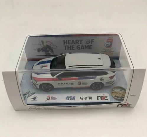Škoda Octavia IV Combi RS - Limited Edition - IIHF Ice, Hobby en Vrije tijd, Modelauto's | 1:5 tot 1:12