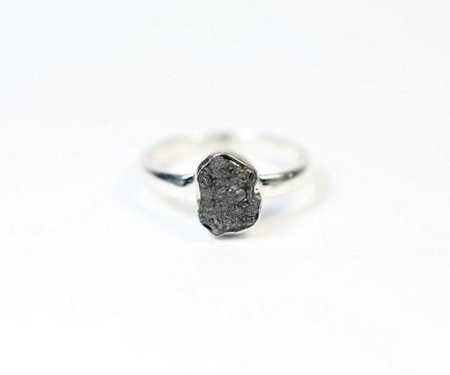 ruwe diamant / Ring / nieuw- 2.18 g - (1), Verzamelen, Mineralen en Fossielen