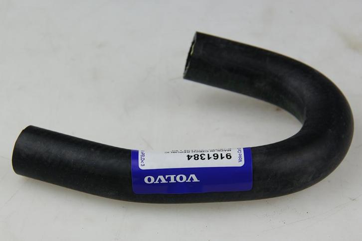 Koelwaterslang van pijp naar oliekoeler. Volvo 700, 900, Auto-onderdelen, Motor en Toebehoren, Ophalen of Verzenden