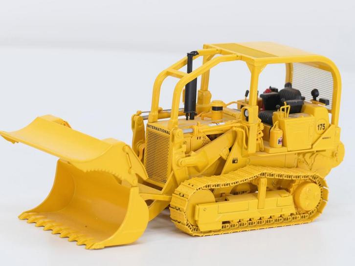 First gear  400127  1:25   175 Crawler / Dozer Internatio..., Hobby en Vrije tijd, Modelbouw | Figuren en Diorama's, Gebruikt