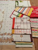 A289 - Bella collezione di 14 asciugamani da cucina, vintage