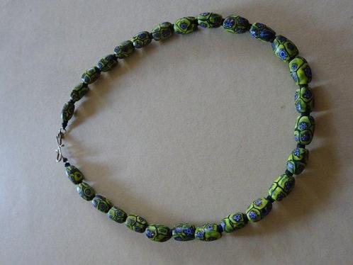 Antieke glazen ketting, 27 ovale millefiore kralen met, Antiek en Kunst, Kunst | Niet-Westerse kunst