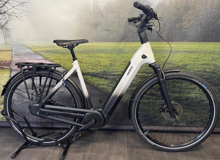 Giant AnyTour E+ 4 DEMO – Elektrische trekkingfiets / e-bike, Fietsen en Brommers, Elektrische fietsen, 50 km per accu of meer