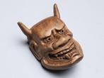 Netsuke – Noh-maski Hannya  Ondertekend Tomohisa  -, Antiek en Kunst