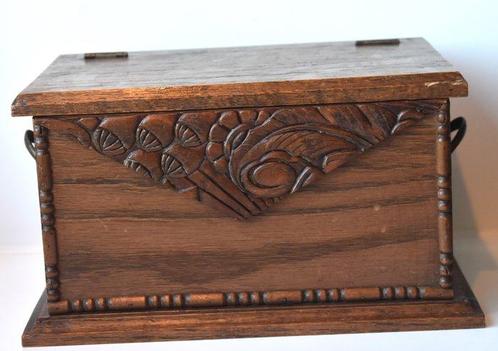 Decoratief ornament - antieken schrijfkist met houtsnijwerk, Antiek en Kunst, Kunst | Designobjecten
