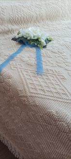 Indrukwekkend groot weefdeken, met een delicate reliëf in