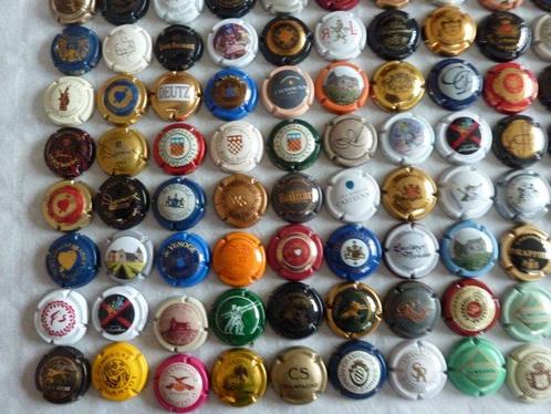Themacollectie - 300 zeer mooie champagnecapsules. - Dom, Antiek en Kunst, Antiek | Speelgoed