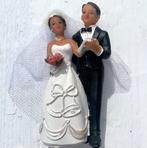Bruidspaartje van een bruidegom die zijn bruid draagt, Hobby en Vrije tijd, Taarten en Cupcakes maken, Verzenden, Nieuw, Taarten